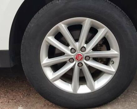 Білий Ягуар Ф-Пейс, об'ємом двигуна 2 л та пробігом 162 тис. км за 27000 $, фото 10 на Automoto.ua