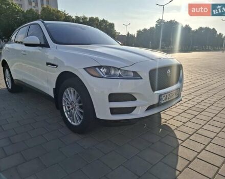 Білий Ягуар Ф-Пейс, об'ємом двигуна 2 л та пробігом 122 тис. км за 24400 $, фото 4 на Automoto.ua