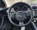 Белый Ягуар Ф-Пейс, объемом двигателя 2 л и пробегом 120 тыс. км за 23900 $, фото 20 на Automoto.ua