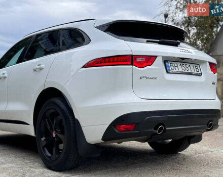 Білий Ягуар Ф-Пейс, об'ємом двигуна 2 л та пробігом 100 тис. км за 25700 $, фото 32 на Automoto.ua