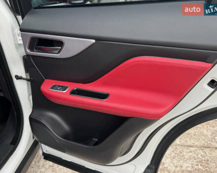 Білий Ягуар Ф-Пейс, об'ємом двигуна 2 л та пробігом 100 тис. км за 25700 $, фото 64 на Automoto.ua