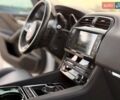 Белый Ягуар Ф-Пейс, объемом двигателя 2 л и пробегом 88 тыс. км за 25300 $, фото 29 на Automoto.ua