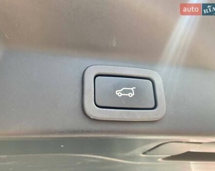 Белый Ягуар Ф-Пейс, объемом двигателя 2 л и пробегом 120 тыс. км за 22900 $, фото 26 на Automoto.ua