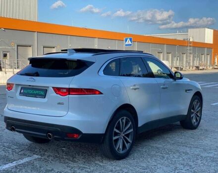 Белый Ягуар Ф-Пейс, объемом двигателя 0 л и пробегом 49 тыс. км за 22990 $, фото 4 на Automoto.ua