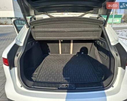 Білий Ягуар Ф-Пейс, об'ємом двигуна 2 л та пробігом 122 тис. км за 24400 $, фото 18 на Automoto.ua