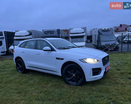 Белый Ягуар Ф-Пейс, объемом двигателя 3 л и пробегом 160 тыс. км за 25500 $, фото 4 на Automoto.ua