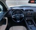 Белый Ягуар Ф-Пейс, объемом двигателя 2 л и пробегом 49 тыс. км за 23490 $, фото 26 на Automoto.ua