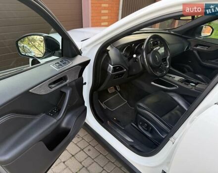 Білий Ягуар Ф-Пейс, об'ємом двигуна 3 л та пробігом 119 тис. км за 26000 $, фото 7 на Automoto.ua