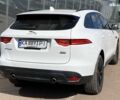 Белый Ягуар Ф-Пейс, объемом двигателя 2 л и пробегом 120 тыс. км за 23900 $, фото 3 на Automoto.ua