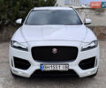 Білий Ягуар Ф-Пейс, об'ємом двигуна 2 л та пробігом 100 тис. км за 25700 $, фото 3 на Automoto.ua
