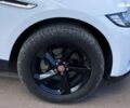 Белый Ягуар Ф-Пейс, объемом двигателя 2 л и пробегом 120 тыс. км за 23900 $, фото 17 на Automoto.ua