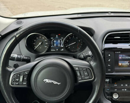 Белый Ягуар Ф-Пейс, объемом двигателя 3 л и пробегом 151 тыс. км за 22900 $, фото 12 на Automoto.ua