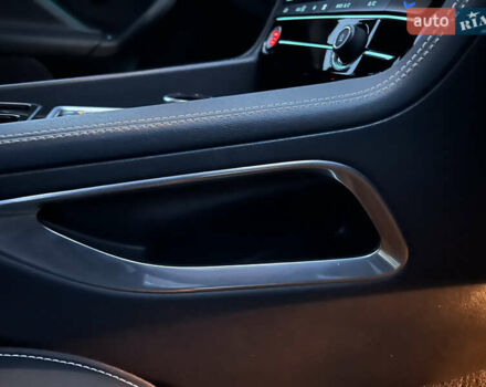 Белый Ягуар Ф-Пейс, объемом двигателя 3 л и пробегом 160 тыс. км за 25500 $, фото 32 на Automoto.ua