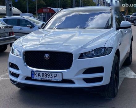 Белый Ягуар Ф-Пейс, объемом двигателя 2 л и пробегом 120 тыс. км за 23900 $, фото 1 на Automoto.ua