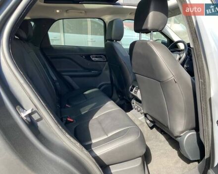 Белый Ягуар Ф-Пейс, объемом двигателя 2 л и пробегом 120 тыс. км за 22900 $, фото 17 на Automoto.ua