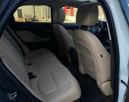 Белый Ягуар Ф-Пейс, объемом двигателя 0 л и пробегом 49 тыс. км за 22990 $, фото 13 на Automoto.ua