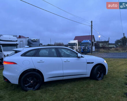 Белый Ягуар Ф-Пейс, объемом двигателя 3 л и пробегом 160 тыс. км за 25500 $, фото 6 на Automoto.ua