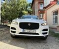 Белый Ягуар Ф-Пейс, объемом двигателя 2 л и пробегом 105 тыс. км за 24500 $, фото 1 на Automoto.ua