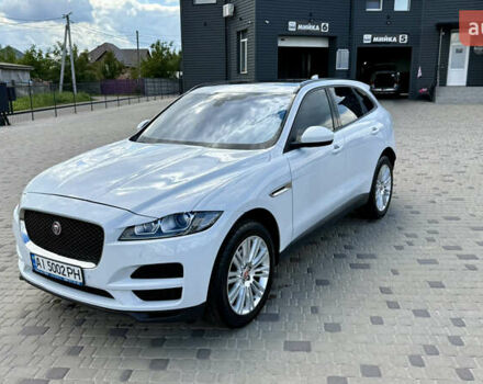 Белый Ягуар Ф-Пейс, объемом двигателя 2 л и пробегом 128 тыс. км за 23700 $, фото 3 на Automoto.ua