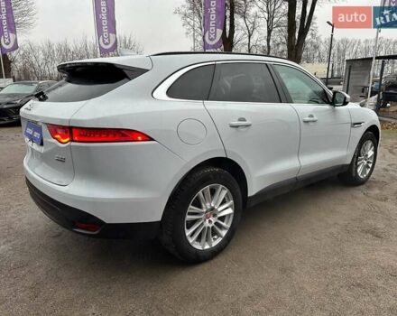 Белый Ягуар Ф-Пейс, объемом двигателя 2 л и пробегом 119 тыс. км за 26000 $, фото 4 на Automoto.ua