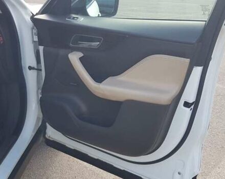 Білий Ягуар Ф-Пейс, об'ємом двигуна 2 л та пробігом 162 тис. км за 27000 $, фото 14 на Automoto.ua