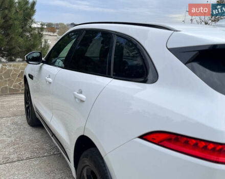 Білий Ягуар Ф-Пейс, об'ємом двигуна 2 л та пробігом 100 тис. км за 25700 $, фото 39 на Automoto.ua