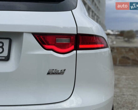 Білий Ягуар Ф-Пейс, об'ємом двигуна 2 л та пробігом 100 тис. км за 25700 $, фото 24 на Automoto.ua