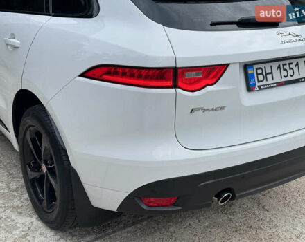 Білий Ягуар Ф-Пейс, об'ємом двигуна 2 л та пробігом 100 тис. км за 25700 $, фото 33 на Automoto.ua