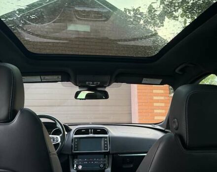 Білий Ягуар Ф-Пейс, об'ємом двигуна 3 л та пробігом 119 тис. км за 26000 $, фото 14 на Automoto.ua