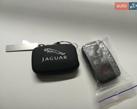 Белый Ягуар Ф-Пейс, объемом двигателя 2 л и пробегом 102 тыс. км за 24500 $, фото 34 на Automoto.ua