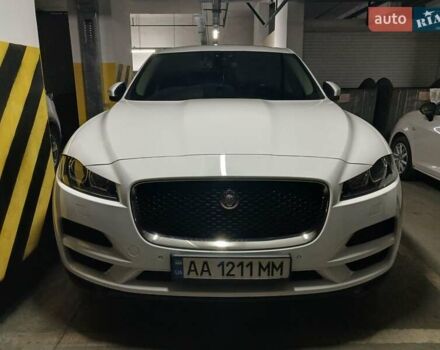 Белый Ягуар Ф-Пейс, объемом двигателя 2 л и пробегом 102 тыс. км за 24500 $, фото 42 на Automoto.ua