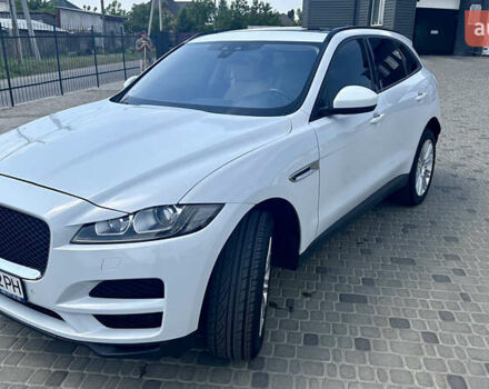 Білий Ягуар Ф-Пейс, об'ємом двигуна 2 л та пробігом 117 тис. км за 24700 $, фото 16 на Automoto.ua