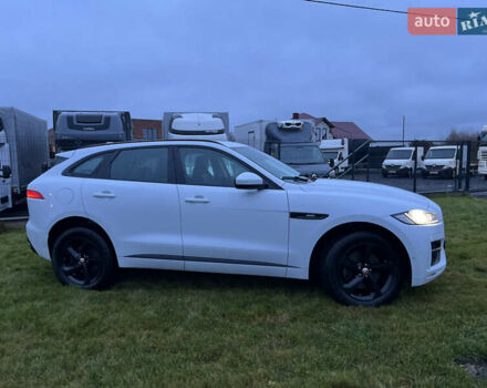 Белый Ягуар Ф-Пейс, объемом двигателя 3 л и пробегом 160 тыс. км за 25500 $, фото 5 на Automoto.ua