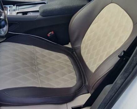 Білий Ягуар Ф-Пейс, об'ємом двигуна 2 л та пробігом 162 тис. км за 27000 $, фото 13 на Automoto.ua