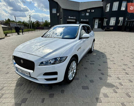 Белый Ягуар Ф-Пейс, объемом двигателя 2 л и пробегом 128 тыс. км за 23700 $, фото 1 на Automoto.ua