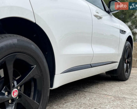 Білий Ягуар Ф-Пейс, об'ємом двигуна 2 л та пробігом 100 тис. км за 25700 $, фото 37 на Automoto.ua