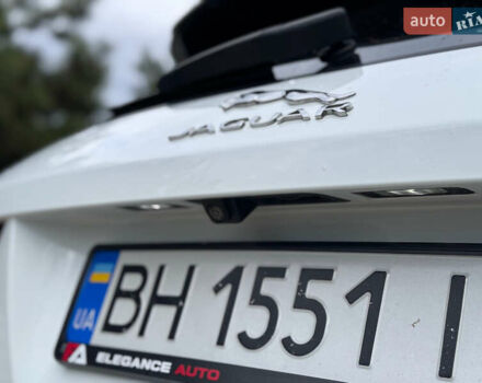 Білий Ягуар Ф-Пейс, об'ємом двигуна 2 л та пробігом 100 тис. км за 25700 $, фото 27 на Automoto.ua