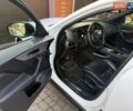 Белый Ягуар Ф-Пейс, объемом двигателя 3 л и пробегом 124 тыс. км за 24500 $, фото 3 на Automoto.ua