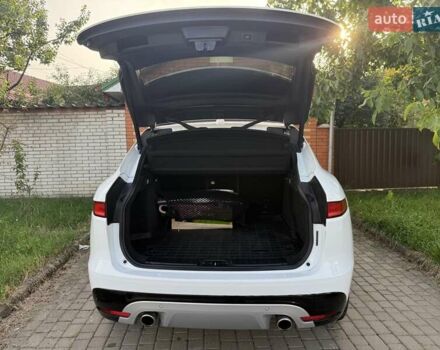Білий Ягуар Ф-Пейс, об'ємом двигуна 3 л та пробігом 119 тис. км за 26000 $, фото 9 на Automoto.ua