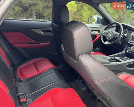 Білий Ягуар Ф-Пейс, об'ємом двигуна 2 л та пробігом 100 тис. км за 25700 $, фото 66 на Automoto.ua