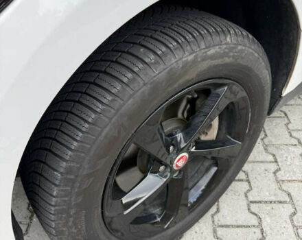 Белый Ягуар Ф-Пейс, объемом двигателя 3 л и пробегом 151 тыс. км за 22900 $, фото 21 на Automoto.ua