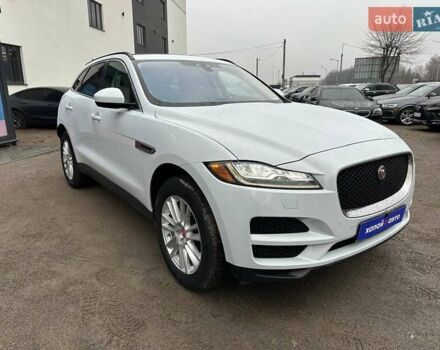 Белый Ягуар Ф-Пейс, объемом двигателя 2 л и пробегом 119 тыс. км за 26000 $, фото 2 на Automoto.ua