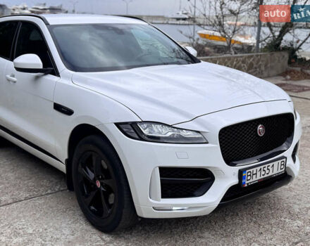 Білий Ягуар Ф-Пейс, об'ємом двигуна 2 л та пробігом 100 тис. км за 25700 $, фото 10 на Automoto.ua