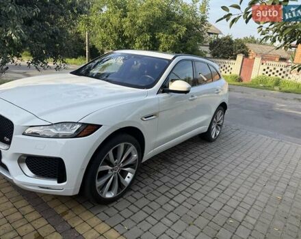 Білий Ягуар Ф-Пейс, об'ємом двигуна 3 л та пробігом 119 тис. км за 26000 $, фото 2 на Automoto.ua