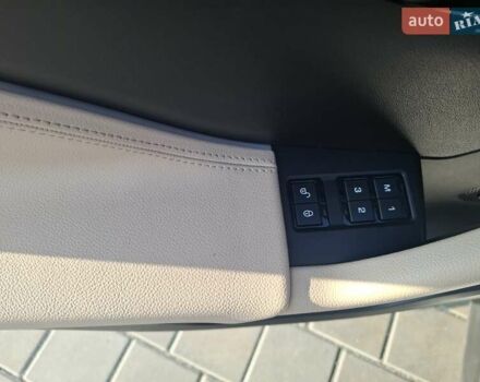 Білий Ягуар Ф-Пейс, об'ємом двигуна 2 л та пробігом 122 тис. км за 24400 $, фото 59 на Automoto.ua