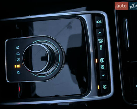 Белый Ягуар Ф-Пейс, объемом двигателя 3 л и пробегом 160 тыс. км за 25500 $, фото 53 на Automoto.ua