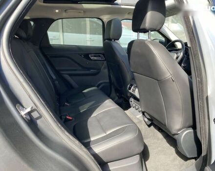 Белый Ягуар Ф-Пейс, объемом двигателя 2 л и пробегом 120 тыс. км за 23900 $, фото 10 на Automoto.ua