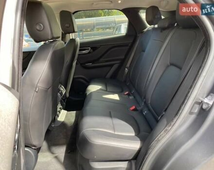 Белый Ягуар Ф-Пейс, объемом двигателя 2 л и пробегом 120 тыс. км за 22900 $, фото 15 на Automoto.ua