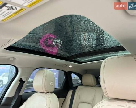 Белый Ягуар Ф-Пейс, объемом двигателя 2 л и пробегом 119 тыс. км за 26000 $, фото 18 на Automoto.ua