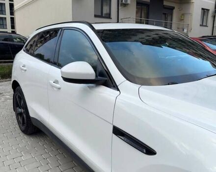 Белый Ягуар Ф-Пейс, объемом двигателя 2 л и пробегом 96 тыс. км за 38000 $, фото 17 на Automoto.ua